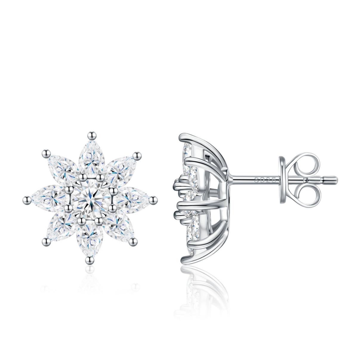 Amelie Snowflake Stud Earrings