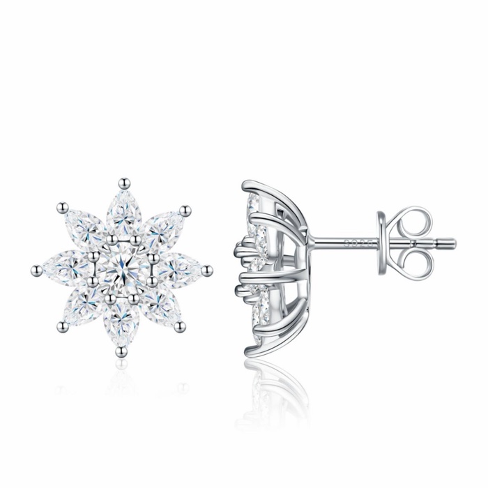 Amelie Snowflake Stud Earrings