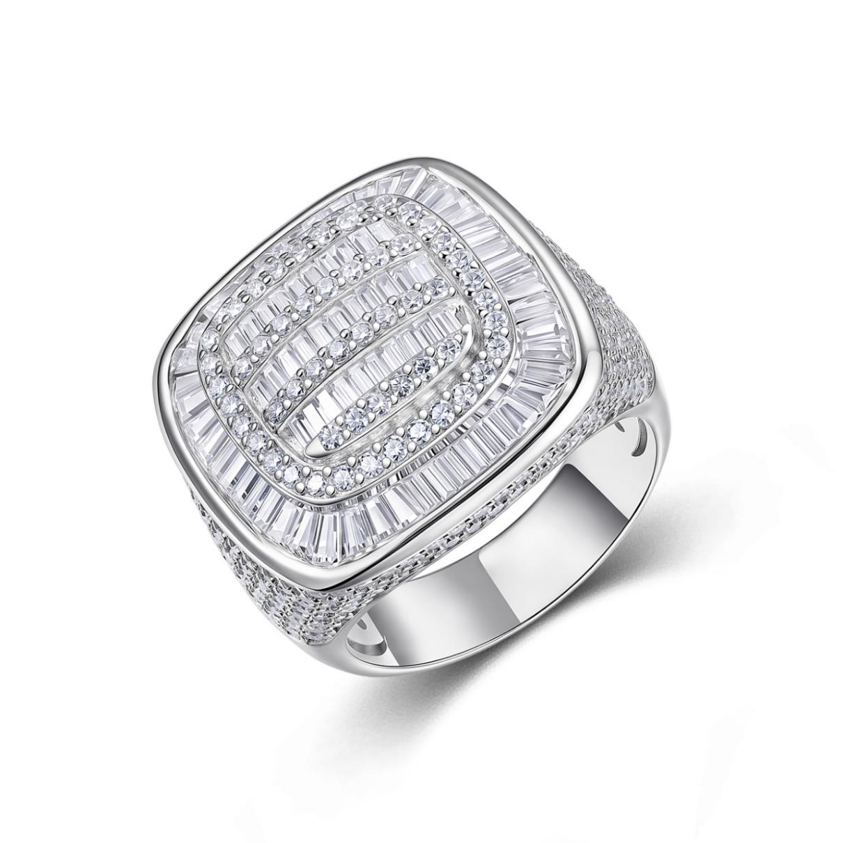 Junia Baguette Signet Ring