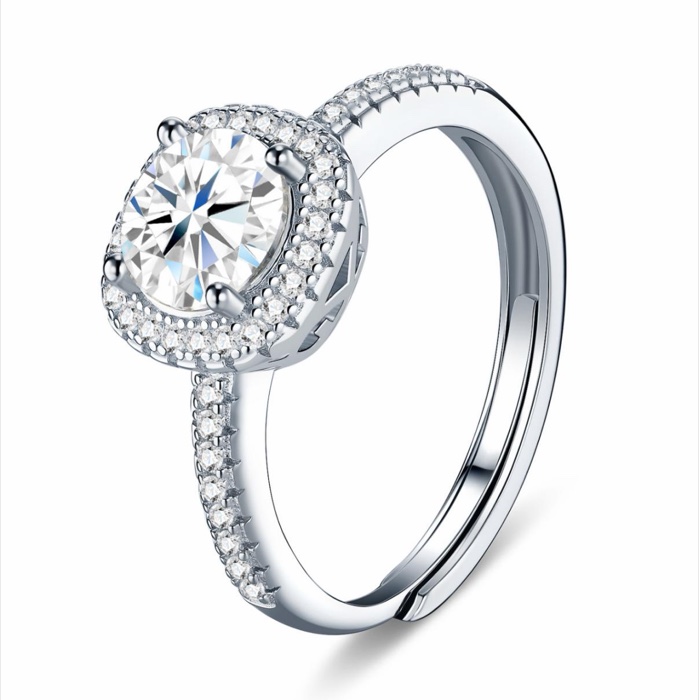 Thea Oval Halo Ring